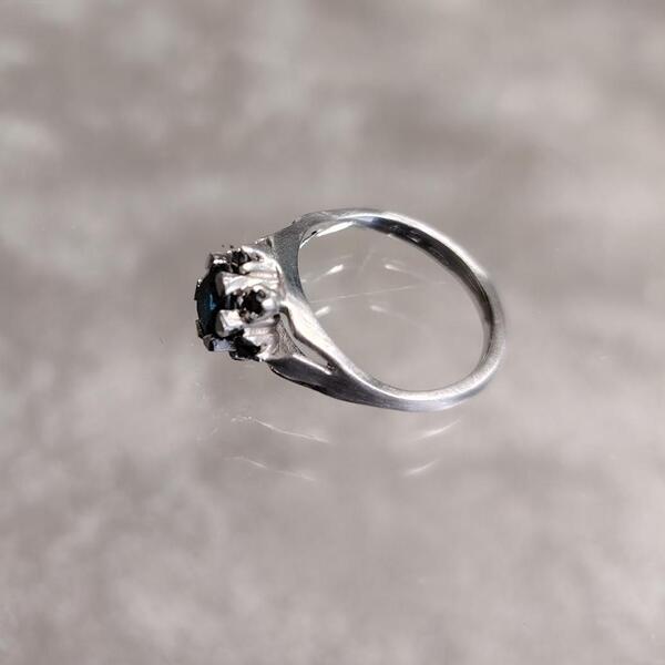 Anello Elegance London Blue in Argento 925 – Topazio London e Diamanti Neri Fatto a Mano Senza Nichel Donna Taglia 14