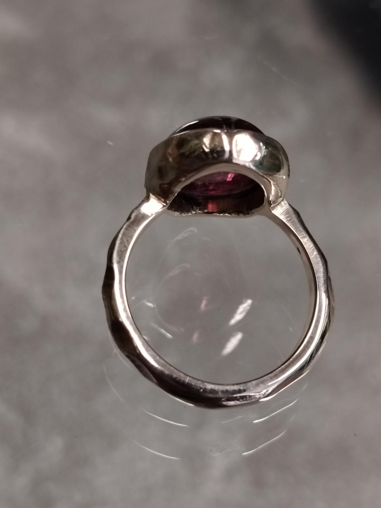 Anello donna artigianale Funny in bronzo e tormalina rosa