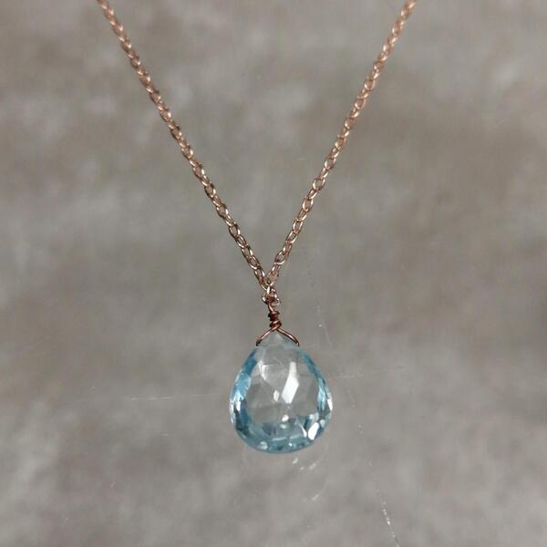 girocollo in argento cm 40 rosè e goccia di topazio azzurro circa mm 8