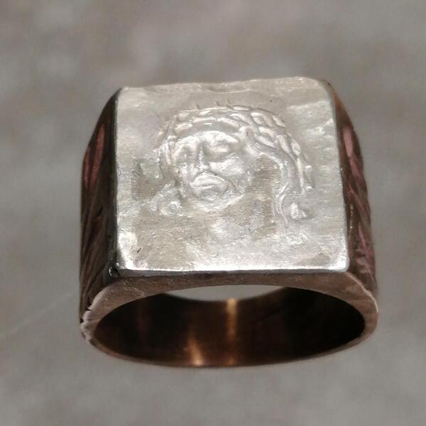 Anello Cristo in bronzo e argento
