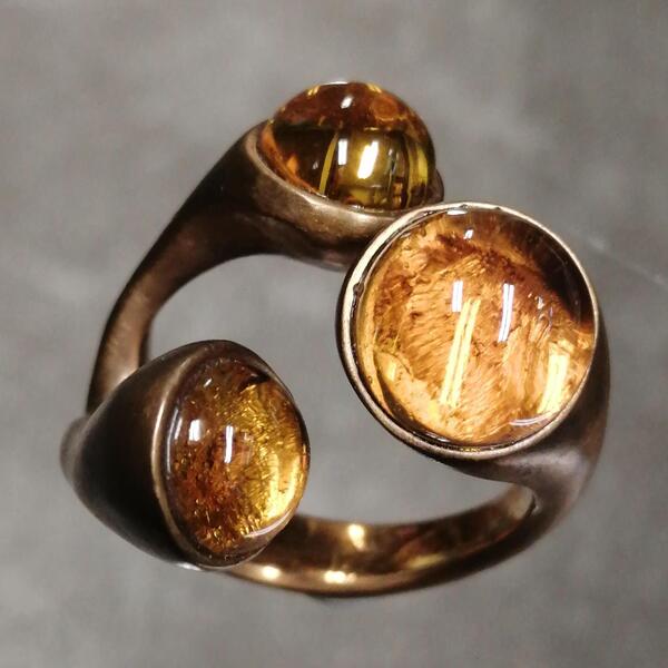 Anello artigianale Trylogy in bronzo e citrini