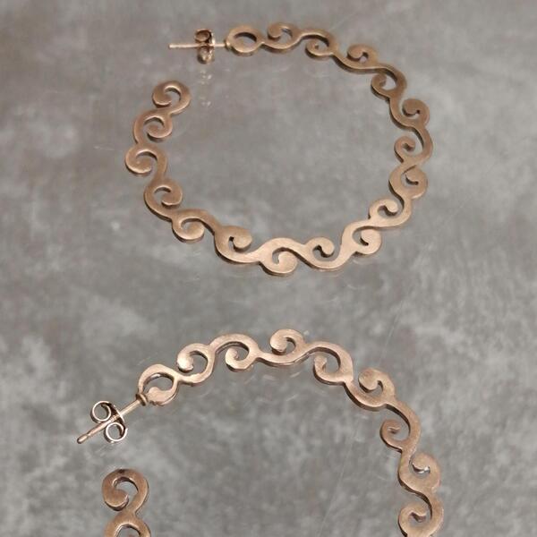 Orecchini cerchio Rinè in bronzo cm 4,5