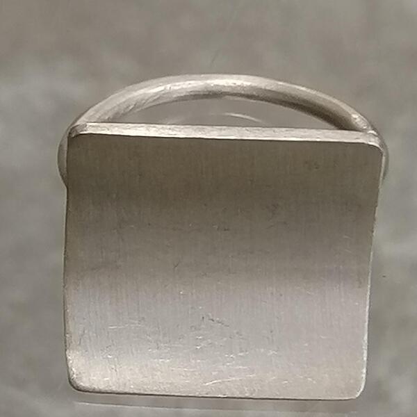 Anello Quar in argento cm 2 x 1,8 misura 18