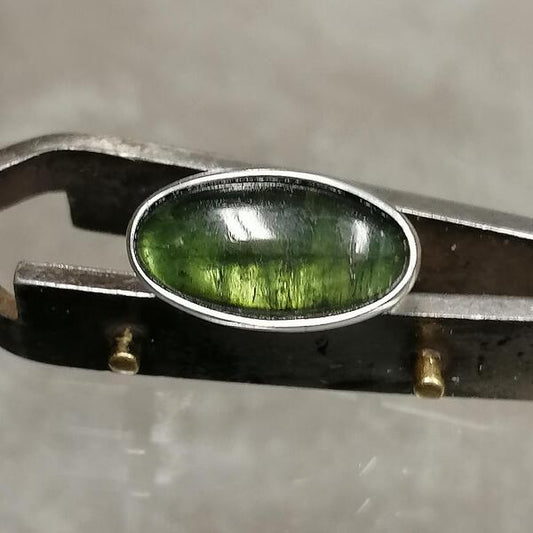 Anello artigianale Monia in argento 925 e tormalina verde