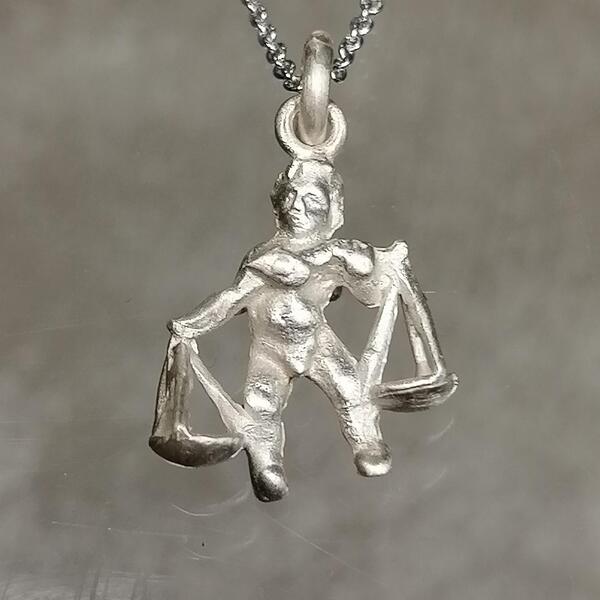 Ciondolo Zodiacale Bilancia in Argento 925 con Collana – Gioiello Artigianale Satinato Senza Nichel Unisex