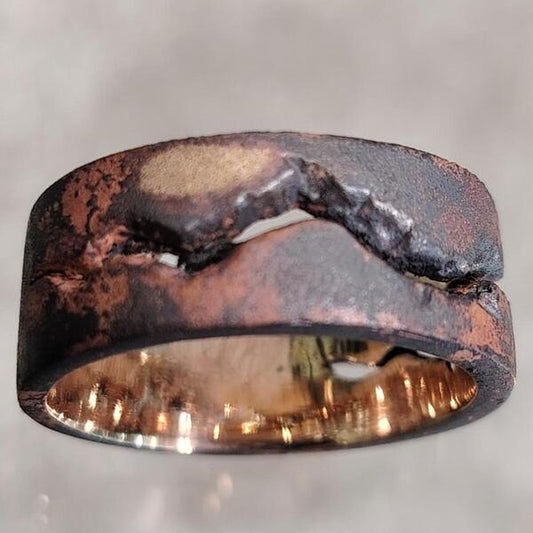 Anello  artigianale Crash  in bronzo con spaccatura centrale