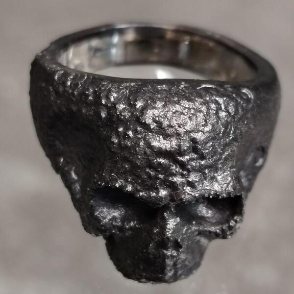 Anello artigianale Teschio in argento 925