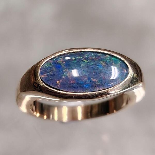 Anello Opale Aurora Iridescente Tripletta Ovale in Bronzo Rosso Lucido Fatto a Mano Senza Nichel Donna Taglia 14