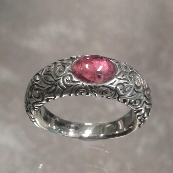 Anello Liu in argento e tormalina rosa