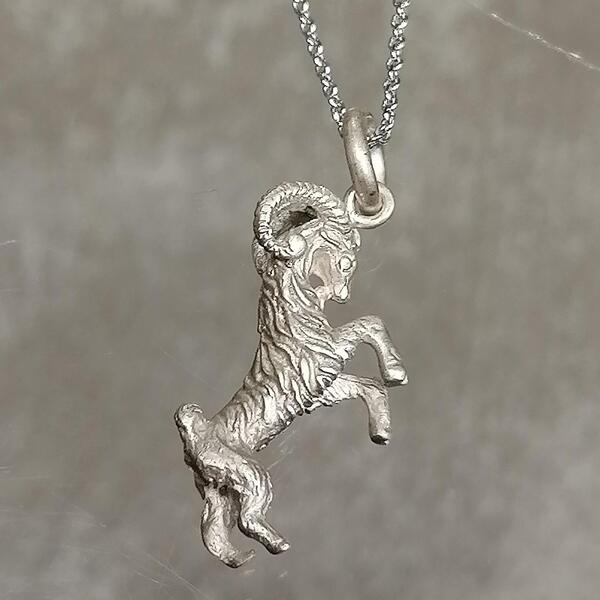Ciondolo zodiaco ariete in argento 925