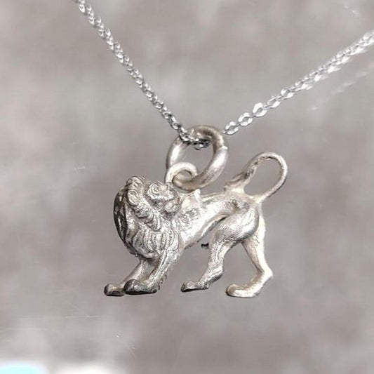 ciondolo leone reale in argento 925, gioiello artigianale unisex