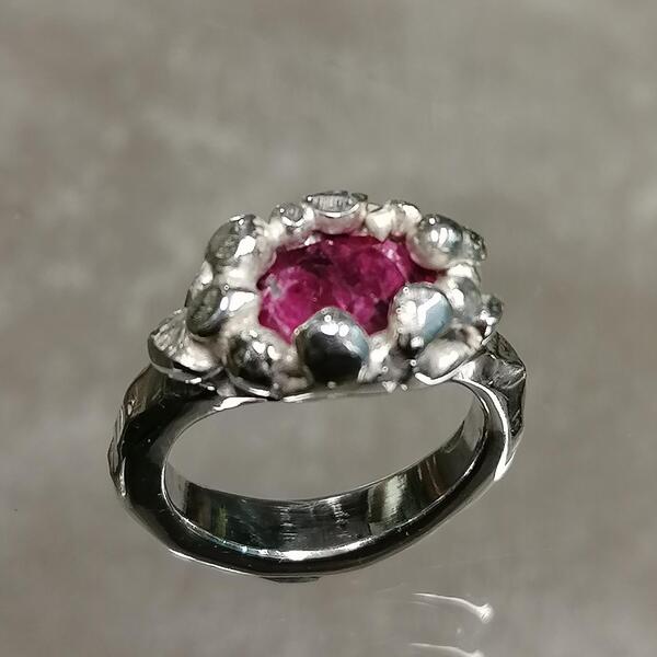 Anello artigianale Rubis in argento 925 e rubino