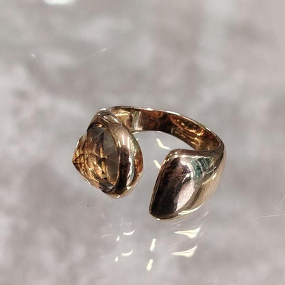 Anello artigianale Petalo di Bronzo con quarzo citrino