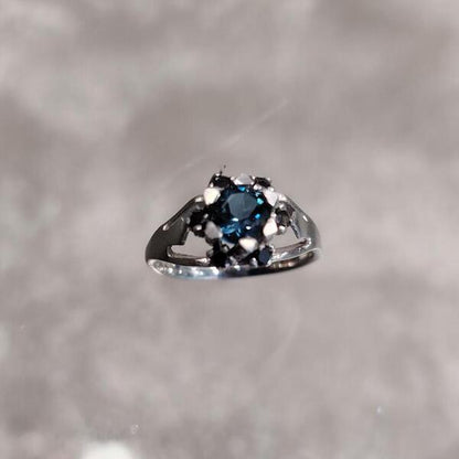 Anello Elegance London Blue in Argento 925 – Topazio London e Diamanti Neri Fatto a Mano Senza Nichel Donna Taglia 14