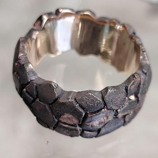 Anello artigianale in bronzo rosso ossidato la Cosa