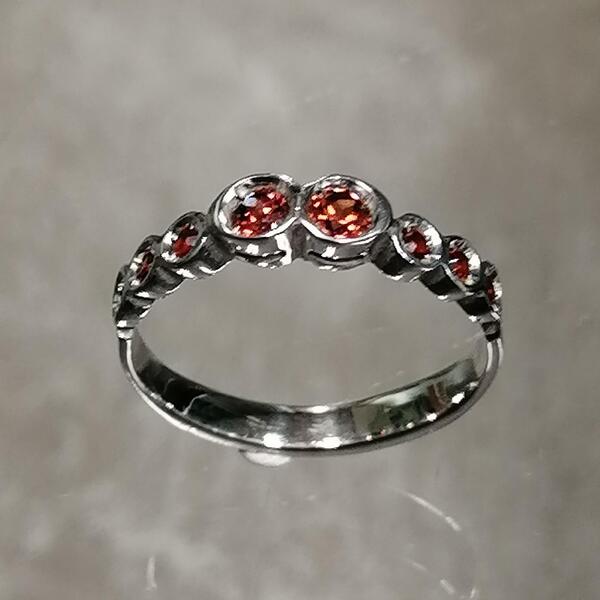 Anello  Francisca in argento e granati