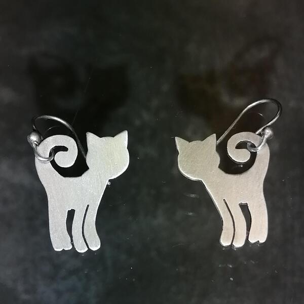 orecchini artigianali gatto in argento 925