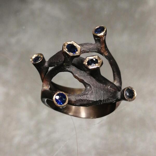 anello bronzo e zaffiri
