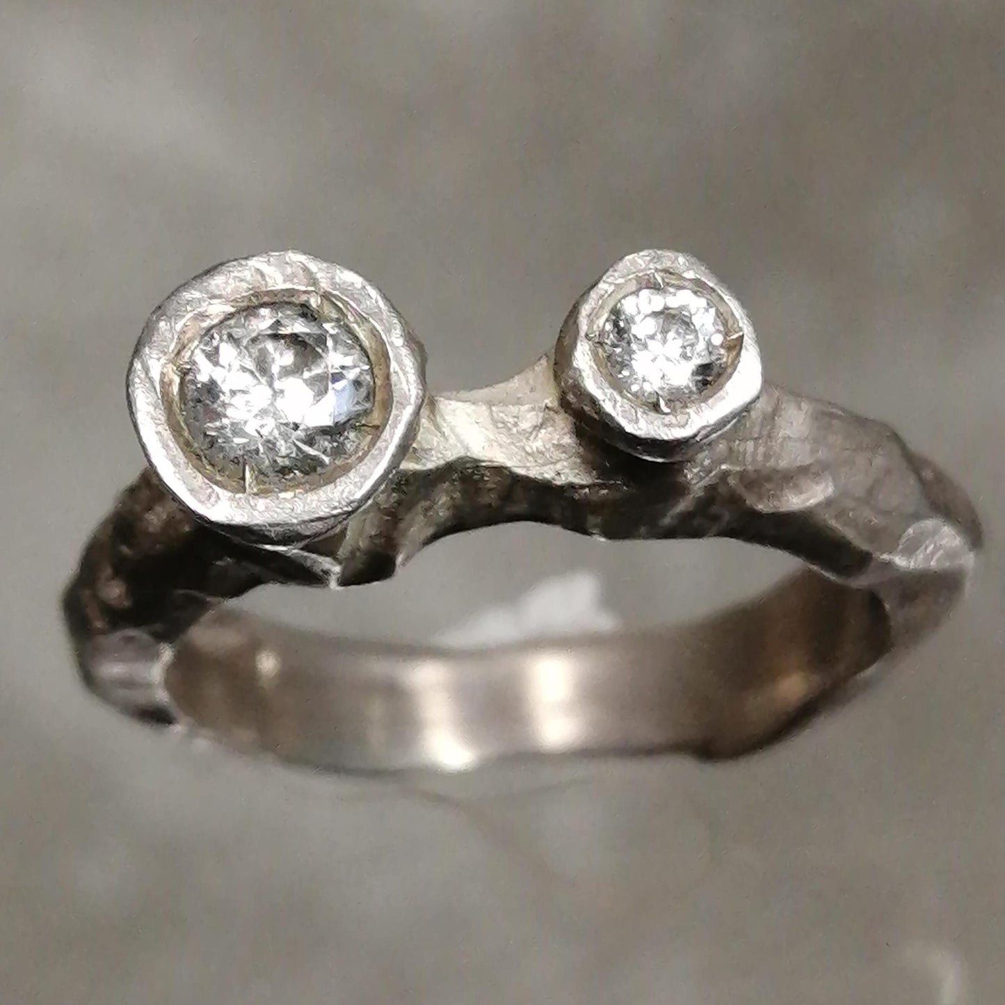 anello artigianale Croods  in  argento 925 e 2 zirconi