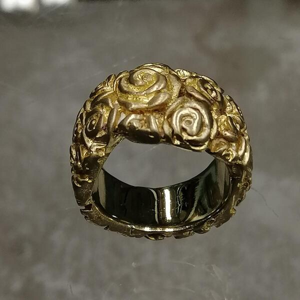 Anello artigianale Rose in bronzo giallo