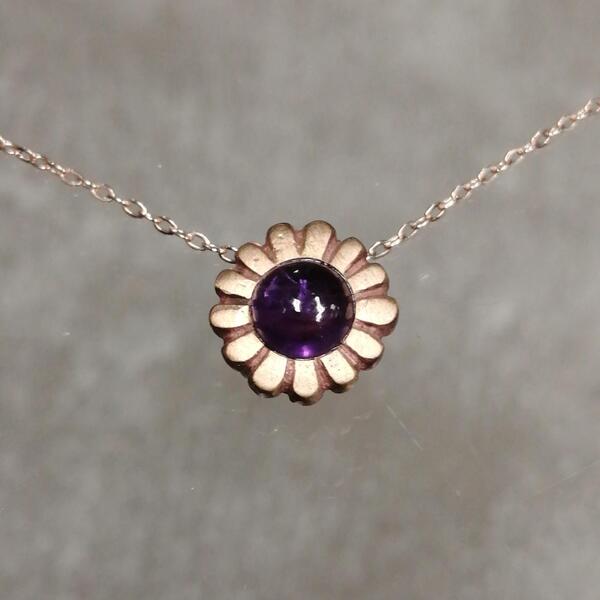 ciondolo artigianale Margerita in bronzo e Ametista collana in argento rosata