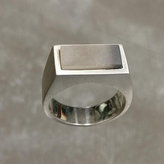 Anello  Ted in argento e madreperla grigia