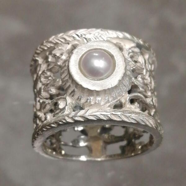 Anello artigianale Duchessa in argento 925 e perla