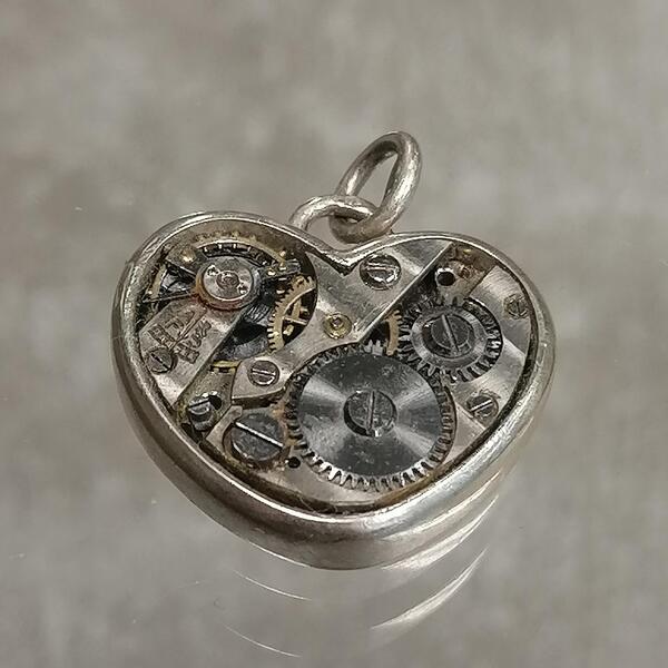 Ciondolo cuore artigianale steampunk ONE