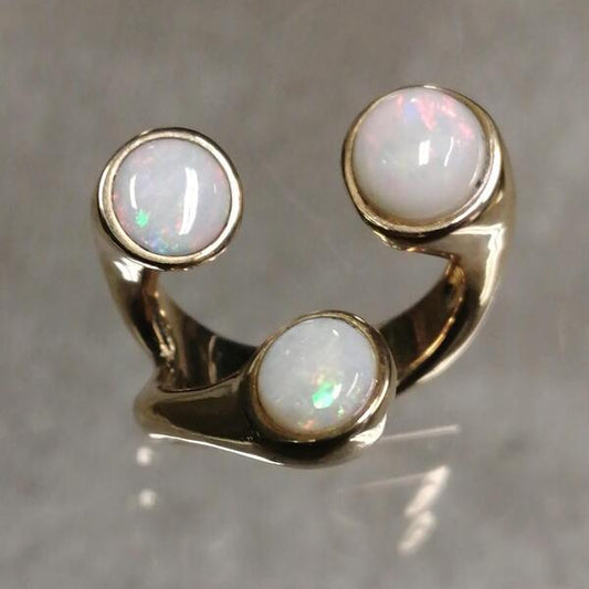 Anello Trilogy in bronzo giallo e opali