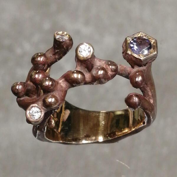 ANELLO GEO IN BRONZO IOLITE E ZIRCONI