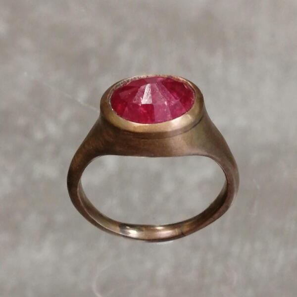 ANELLO RUBY IN BRONZO E RADICE DI RUBINO 1 CM X 0,7 MIS 18