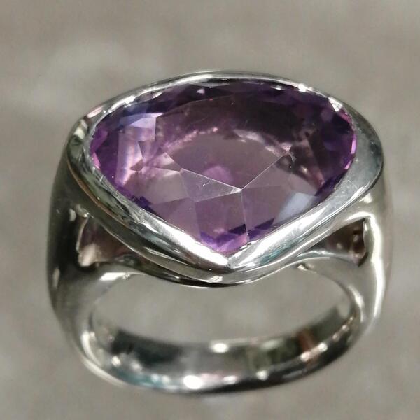 Anello  Purple in  argento con ametista