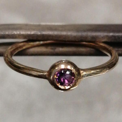 Anello Artigianale minimal  Nucleo in bronzo e ametista