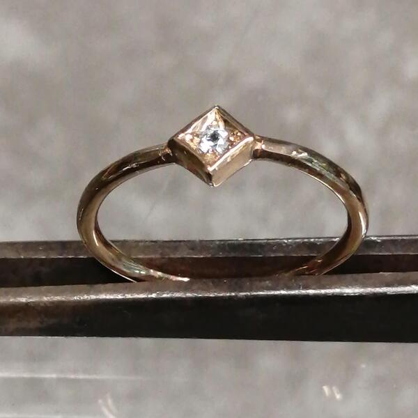 Anello   minimal Minnino in bronzo con topazio azzurro