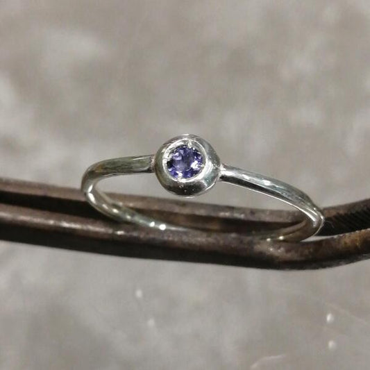 Anello minimal Cippino  in argento e ametista
