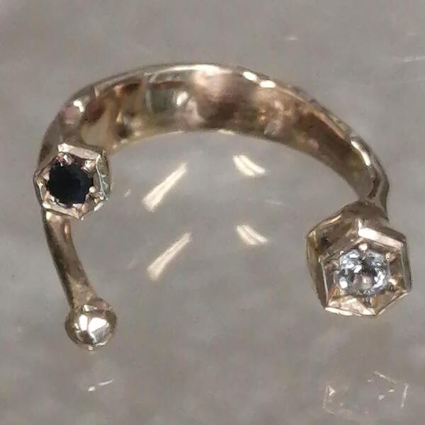 Anello donna artigianale Kenzio in bronzo rosso, zaffiro e zircone