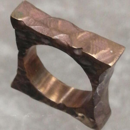 Anello artigianale Hole  in bronzo