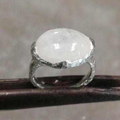 Anello donna artigianale in argento 925 e labradorite bianca