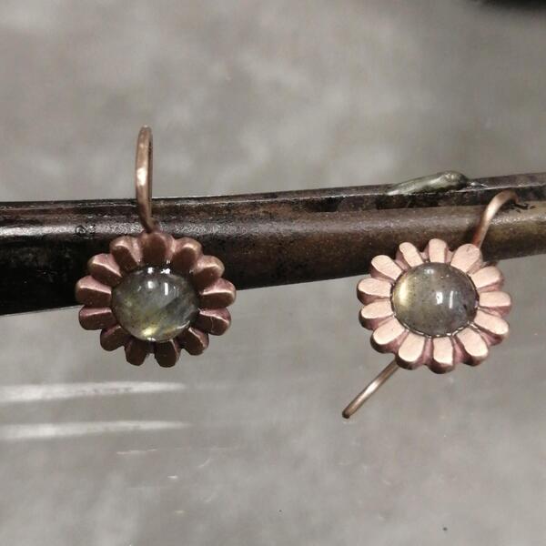 Orecchini artigianali  in bronzo e pietra di luna