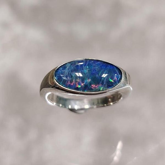 Anello Riflessi in argento e opale