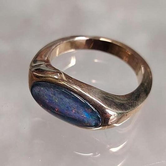 Anello artigianale Opale Aurora Iridescente in Bronzo Rosso – fatto a mano senza nichel