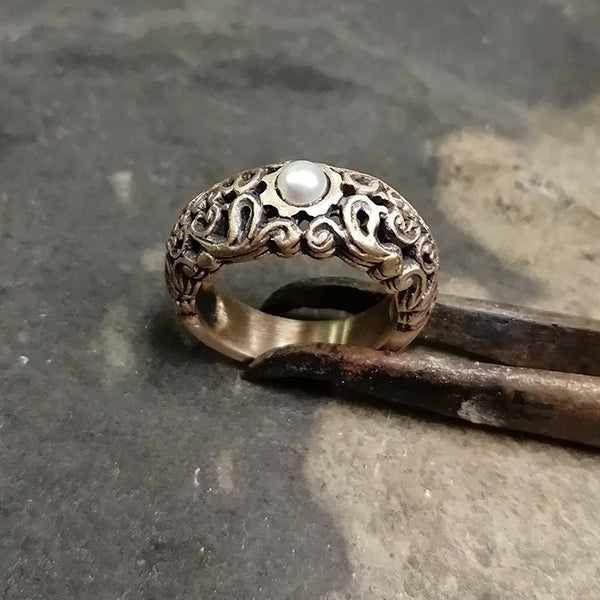 Anello Lucrezia in bronzo con perla