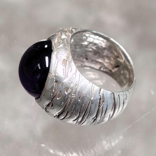 Anello Viola Aura in argento 925 con ametista: gioiello artigianale fatto a mano