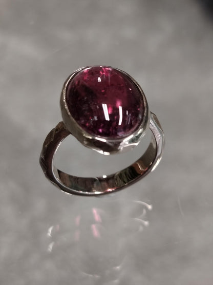 Anello donna artigianale Funny in bronzo e tormalina rosa