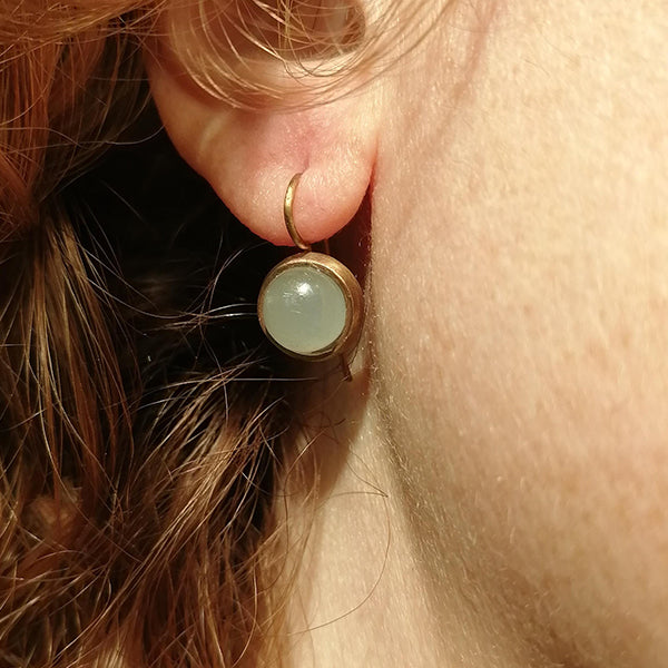 Orecchini artigianali Milk in bronzo rosso satinato e acquamarina