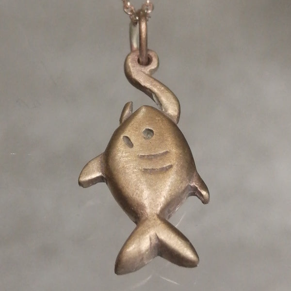 ciondolo artigianale pesce in bronzo  rosso e collanina in argento 925