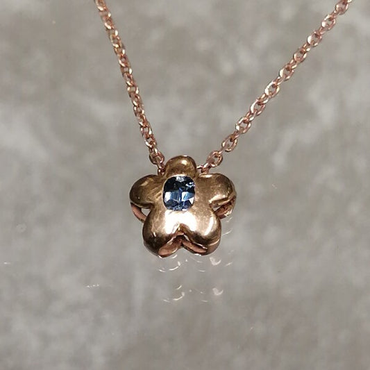 Ciondolo artigianale fiore  bronzo con Zaffiro e collana in argento 925