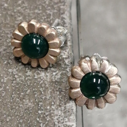 ORECCHINI MARGHERITA IN BRONZO E AGATE VERDI.
