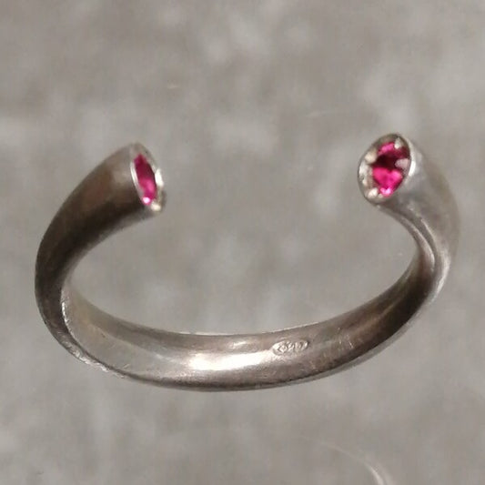 Anello Mirror in argento 925 e rubini